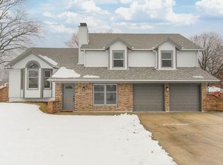 516 SW Elwood Dr, Lees Summit, MO 64081