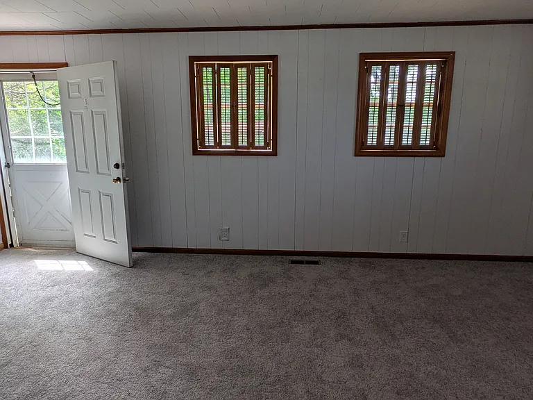 813 E Haggard Ave — Photo 13
