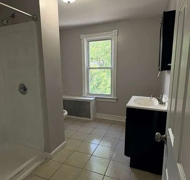 655 Franklin St — Photo 6