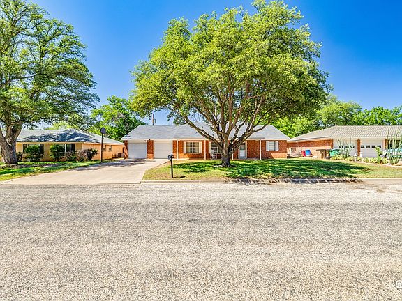 3rd image of 2908 Tanglewood Dr