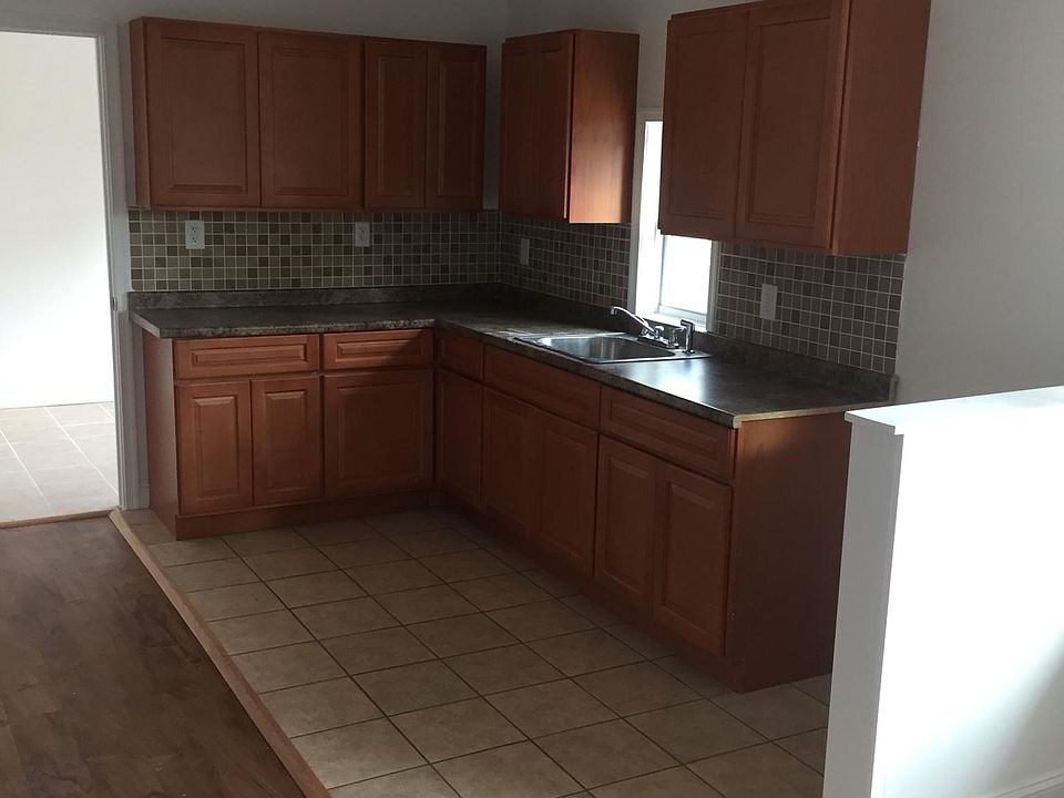 2nd image of 5339 Arlington St