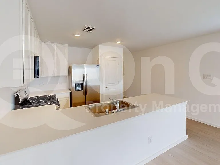 3911 Ontario Way — Photo 5