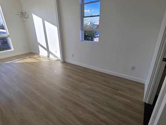 5th image of 313 Linden St #2A