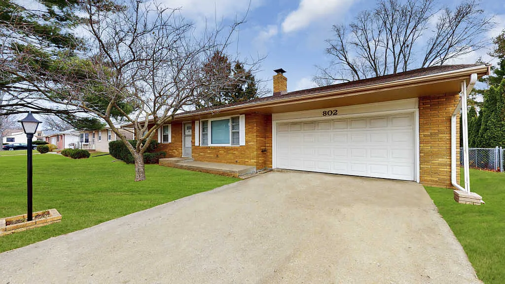 802 S Cottage Ave photo 1