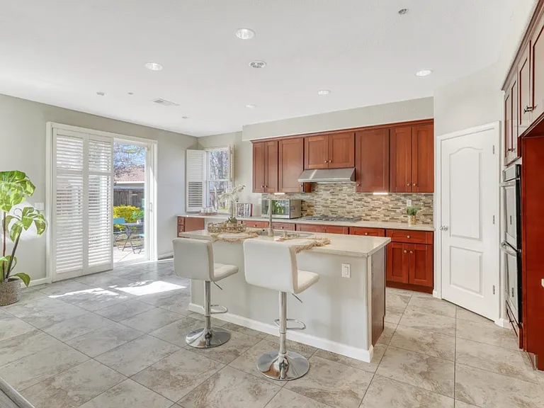 262 W Country Club Dr — Photo 10