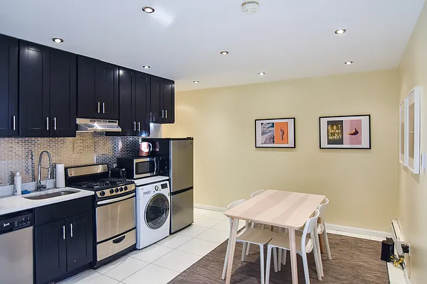 Rented by Bohemia Realty Group | media 17