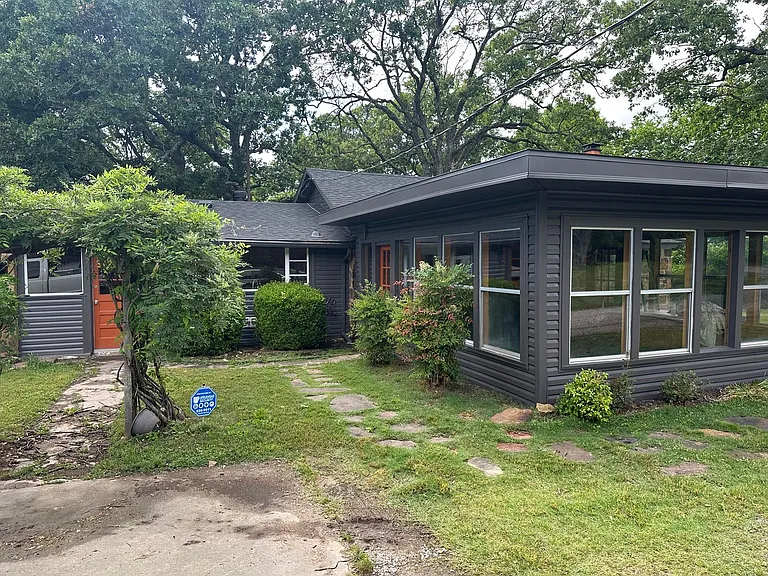 460 W Ravenswood Ln — Photo 6