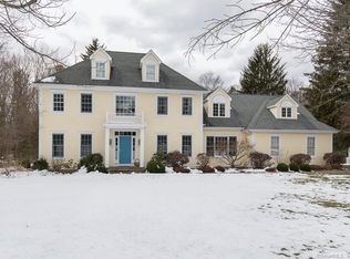 2 October Hill Rd, Woodbridge, CT 06525