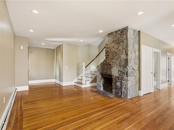 4th image of 24 Spring St