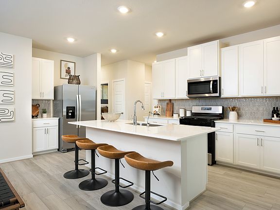 Granger Pointe Glacier Kitchen