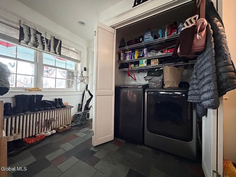 5th image of 1053 Wicker Street