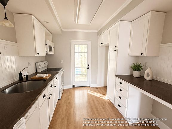 3rd image of 7300 NW 4th Place #105