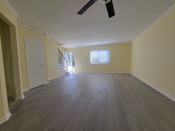 5th image of 869 S Club House Rd APT 8