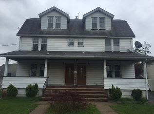 32 Platt Ave, Saddle Brook, NJ 07663