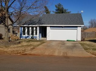 1635 W Winchester St, Springfield, MO 65807