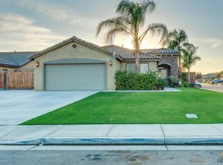 7203 Pine Flat Dr, Bakersfield, CA 93311