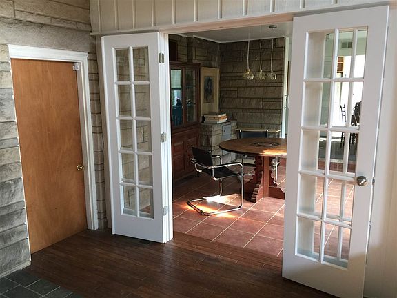 3rd image of 1718 E Hunter Ave