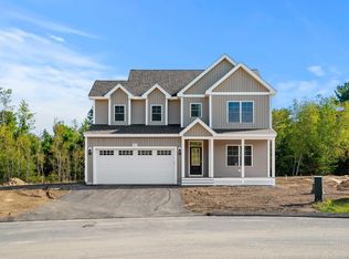 27 Lily Ln, Londonderry, NH 03053