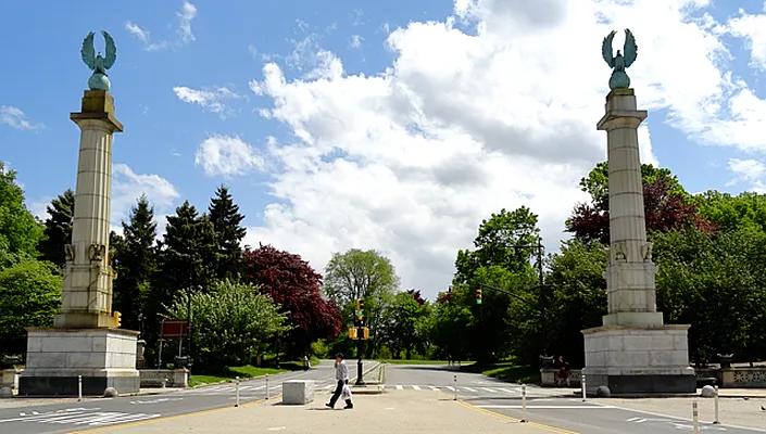 Rented by The LeBlanc Organization Inc | media 32