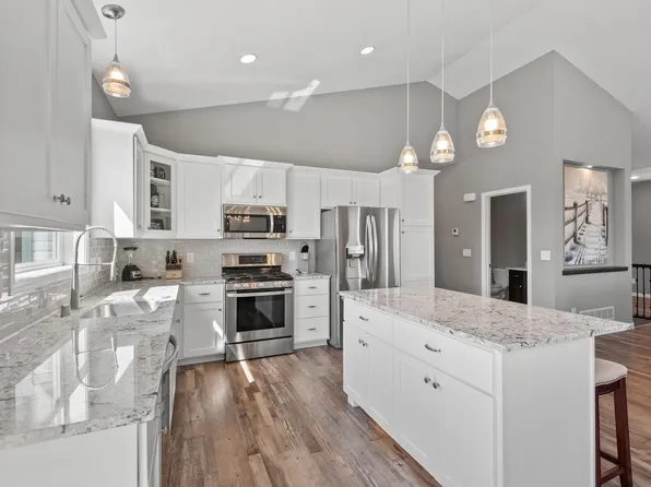 22804 Zion Pkwy NW, Oak Grove, MN 55005