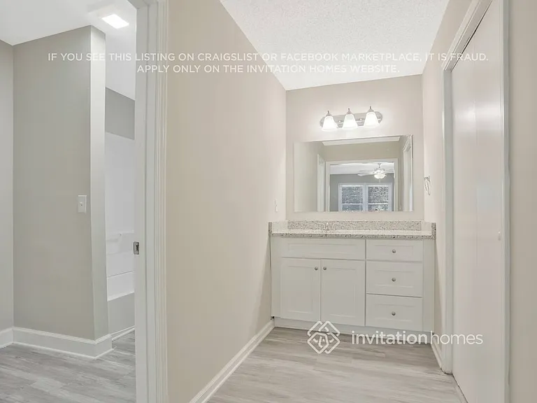306 Lake Swan Ct — Photo 22