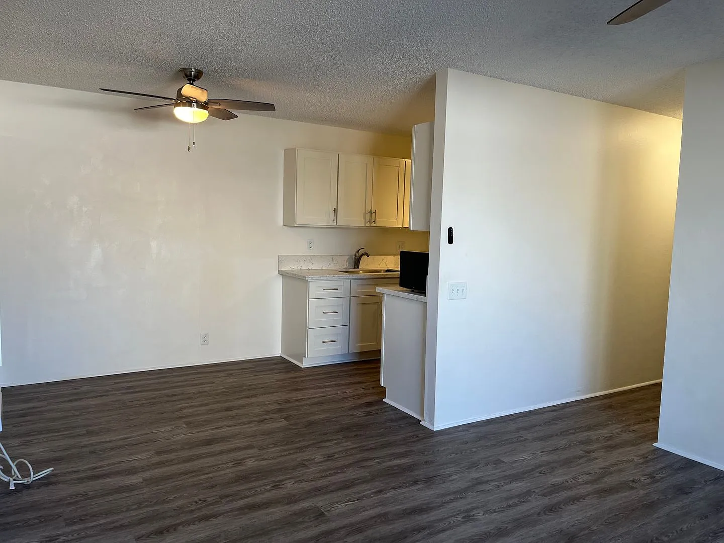 Palm Villas Townhouse - Ground Floor Unit - 2 bedroom, 1.5 bath, 2 parking - Avail 10/1/26 — Photo 3