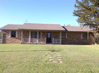 1114 Meadow Park Rd, Marietta, OK 73448