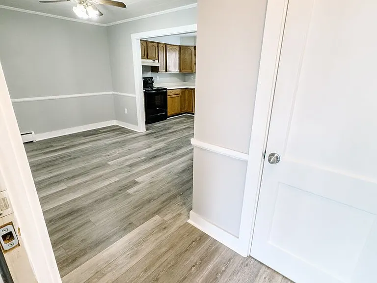 127 Northern Ave — Photo 2