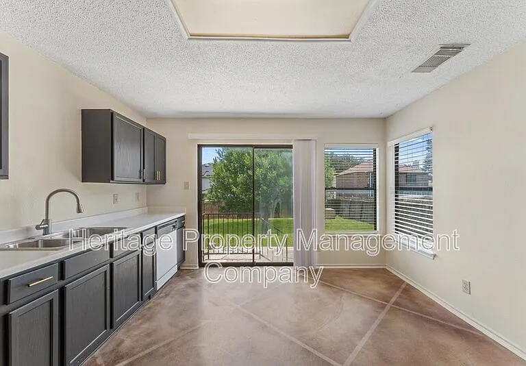 8038 Cantura Mls — Photo 14