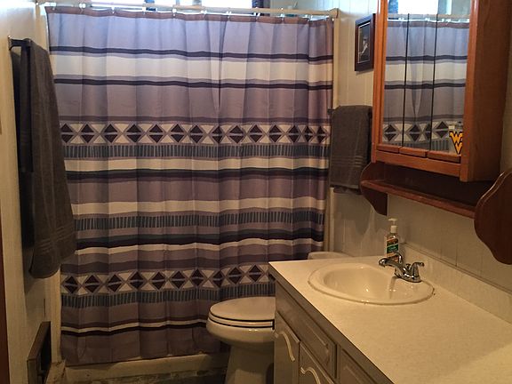 4th image of 214 Fayette Ave