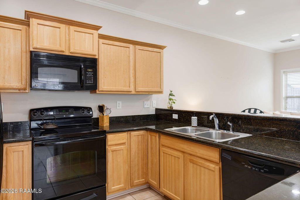 250 Chimney Rock Blvd, Lafayette, LA - More