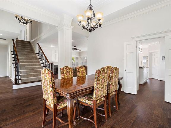 5th image of 161 W Shadowpoint Cir