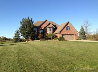 8762 Short Cut Rd, Fair Haven, MI 48023
