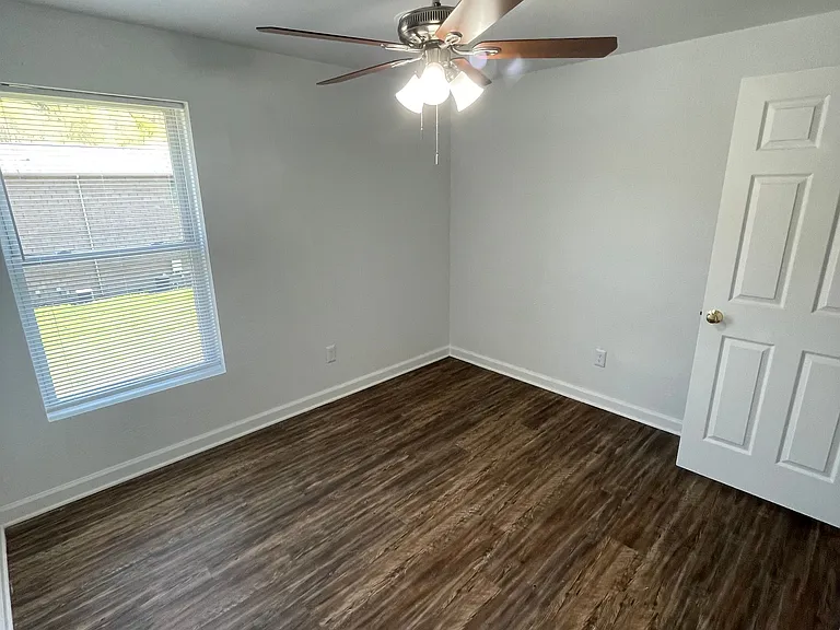 132 Dillon Dr #9 — Photo 2