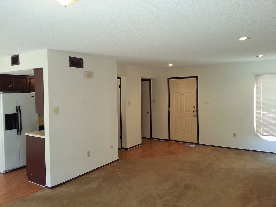 2nd image of 3501 N 23rd Ln APT 206