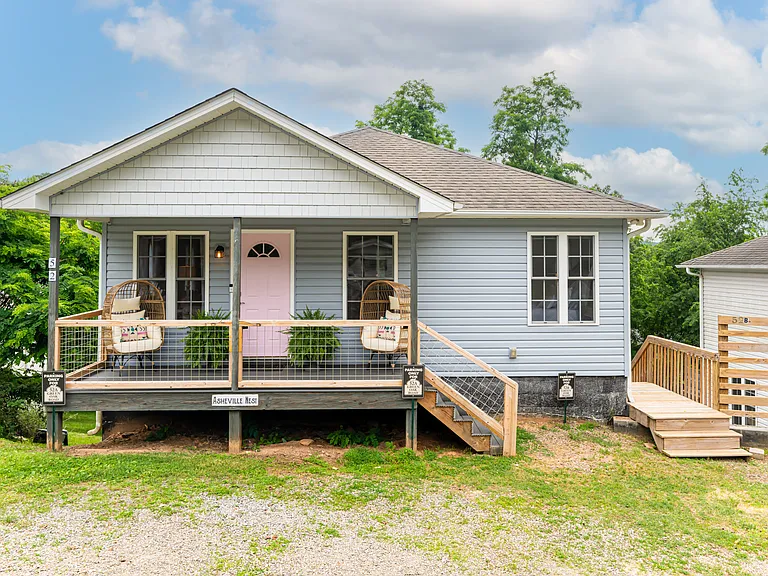 52 Green Oak Rd — Photo 1