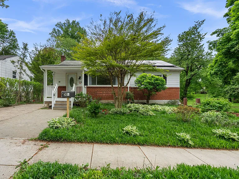 308 Clagett Dr — Photo 22