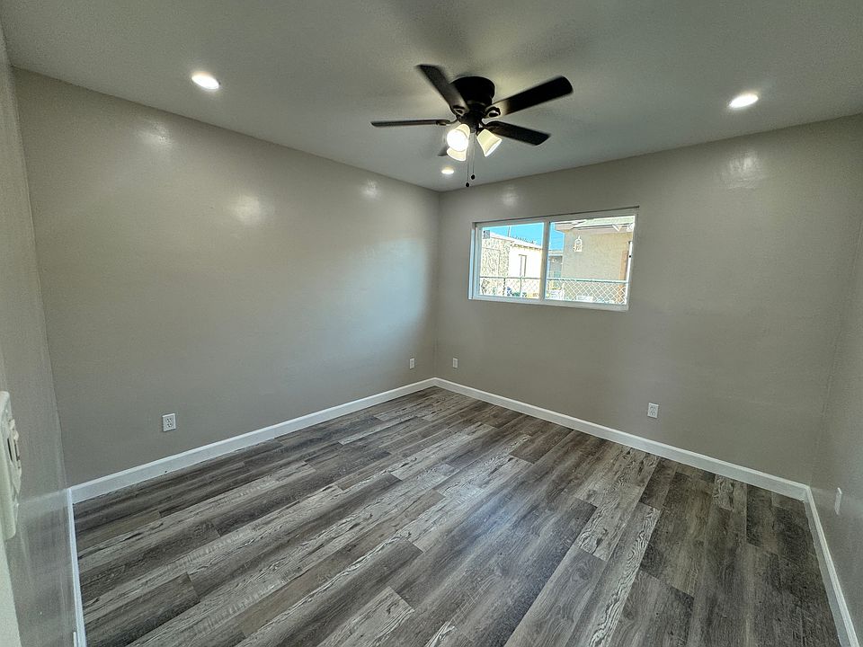 2nd image of 3737 Newton Ave #3737