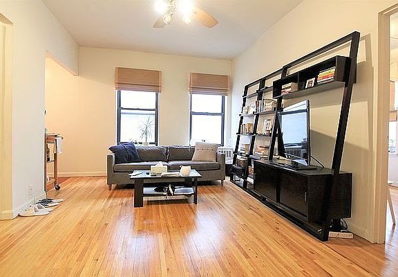 4th image of 305 W 92nd St APT 4A
