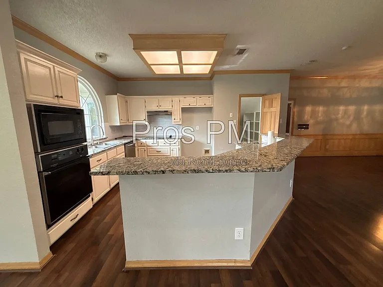 3101 Crickett Dr — Photo 5