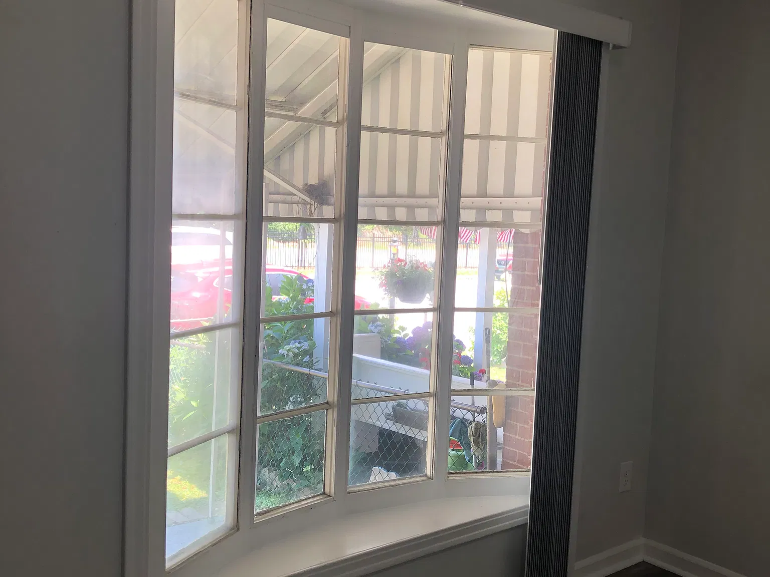 3 bed, 974 sqft, $1,300 — Photo 3