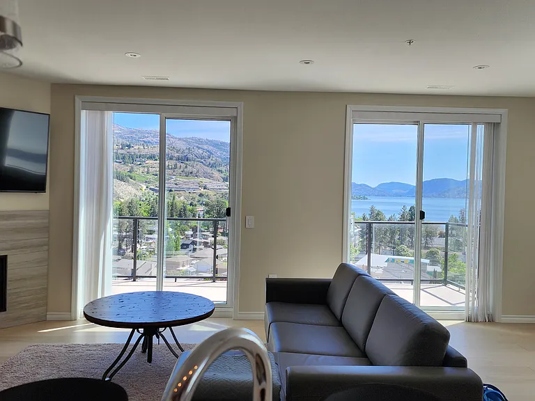 3362 Skaha Lake Rd — Photo 1