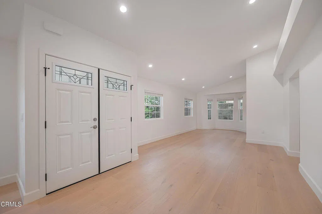 5 bed, 3.5 bath, 2816 sqft, $6,000 — Photo 1