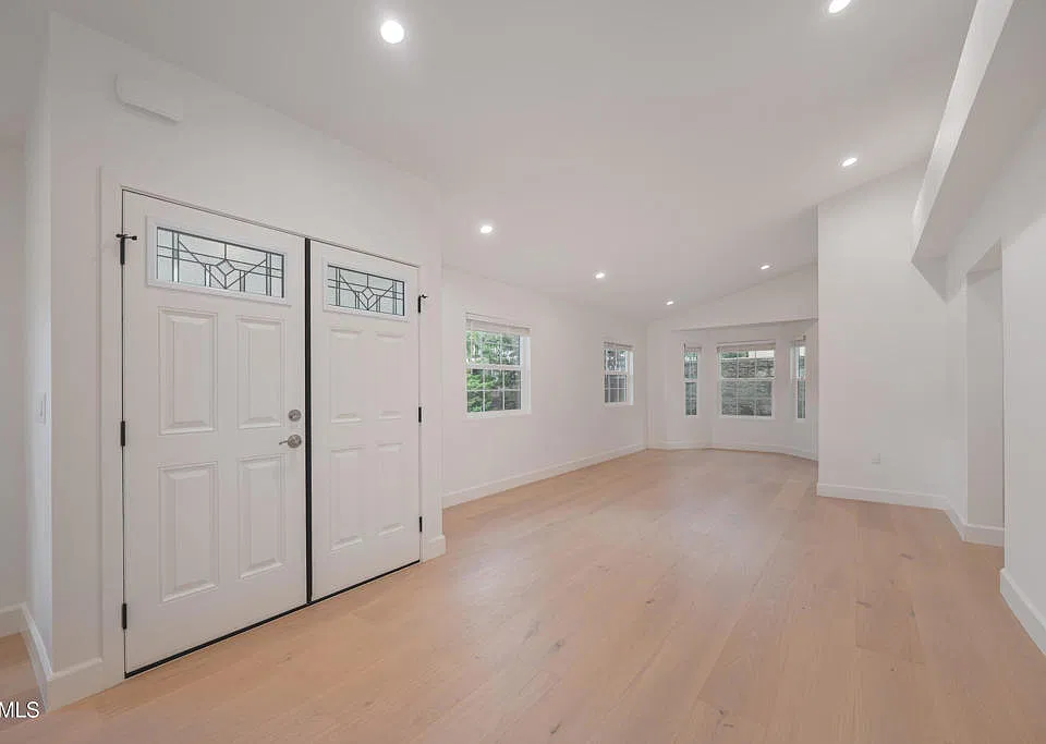 2406 S New Ave