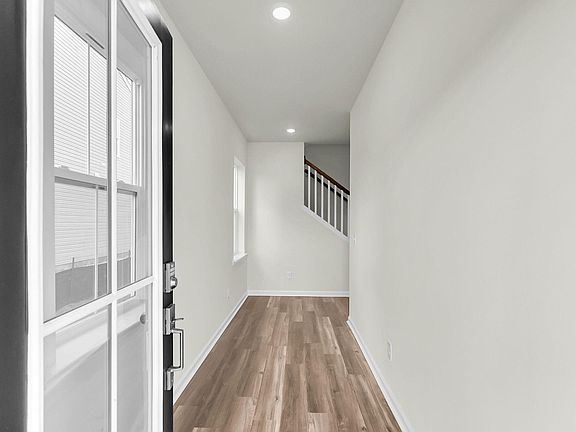 5th image of 420 Colfax Ln