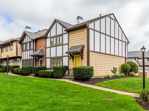 103 New Wickham Dr, Penfield, NY 14526