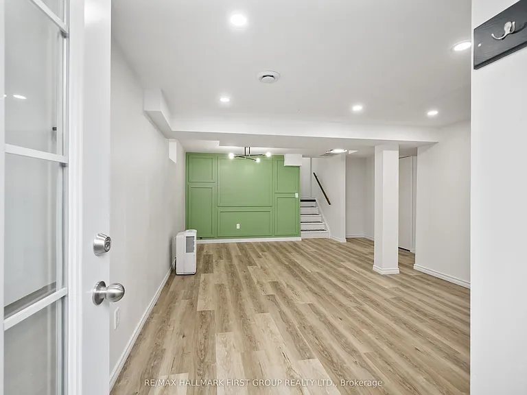 660 Mackechnie Cres #LOWER — Photo 5