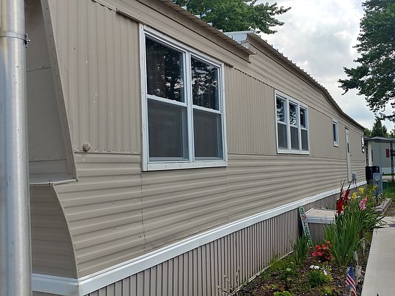 2nd image of 8800 S Harlem Ave #1203