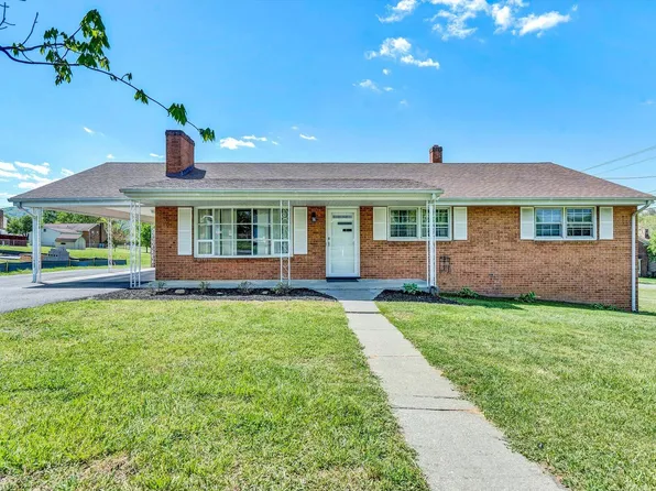 22 Springview Ct, Troutville, VA 24175