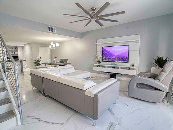4th image of 1261 Presidio Dr #5-42